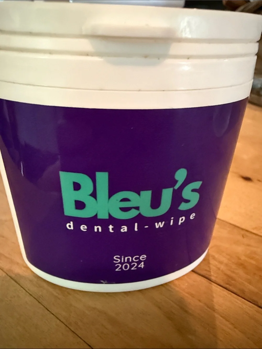 Bleu's Dental Wipes for DOGS. Biodegradable. Berry flavored.